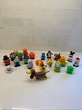 22 Colorful Assorted Kids Wind-Up Toys